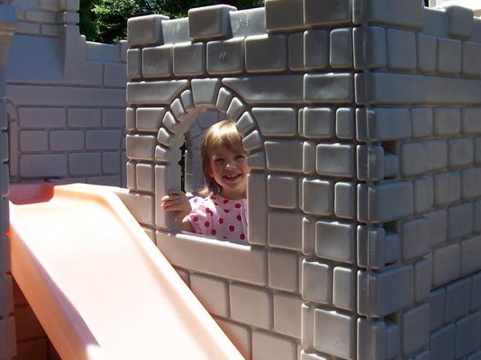 littleBee3Castle.jpg